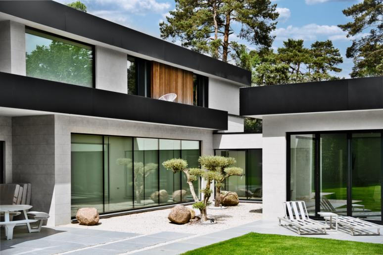 P1010483 GEN GENgen scaled